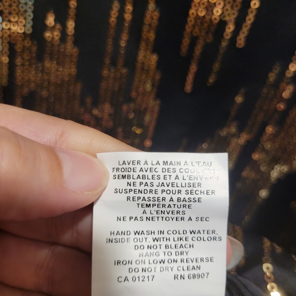 Le Chateau black top with gold sequins (US Medium) New with tags! - Picture 8 of 8